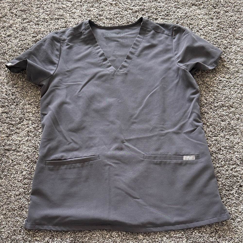 Figs Technical Collection Gray Scrub Top and bottoms set